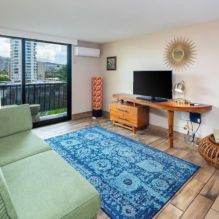 Gorgeous One Bedroom Bamboo Blocks From The Beach Honolulu Dış mekan fotoğraf