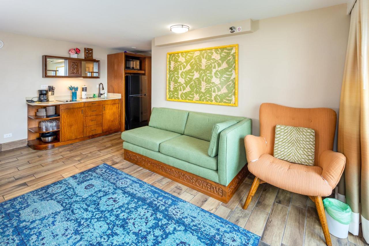 Gorgeous One Bedroom Bamboo Blocks From The Beach Honolulu Dış mekan fotoğraf